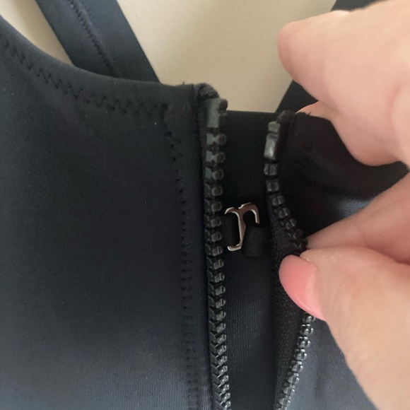 NWT-Athleta Black Offshore Paddle Bikini Top, A-C, Medium - Picture 3 of 5